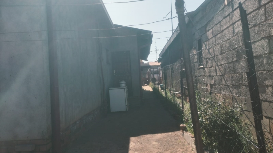 3 Bedroom Property for Sale in Kagisanong Free State